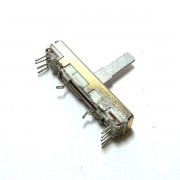 Резистор движковый 35x9x7мм 250к ручка 15мм, средняя точка